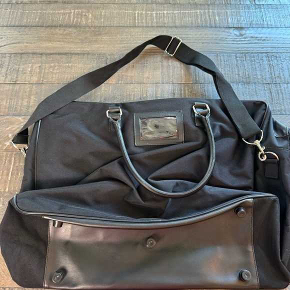 Calvin Klein Duffle Bag Carry On Black Arm Strap Travel Weekend Bag - Picture 6 of 9